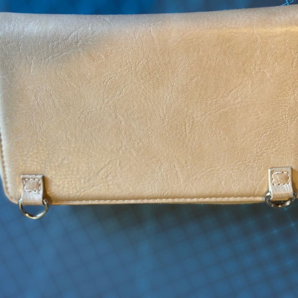 BEIS Cream Textured Key & Card Holder - Picture 7 of 10